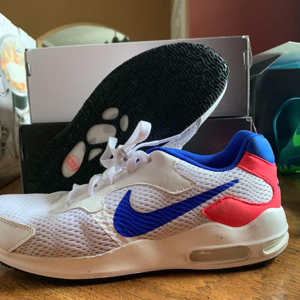 Like new Nike air maxes